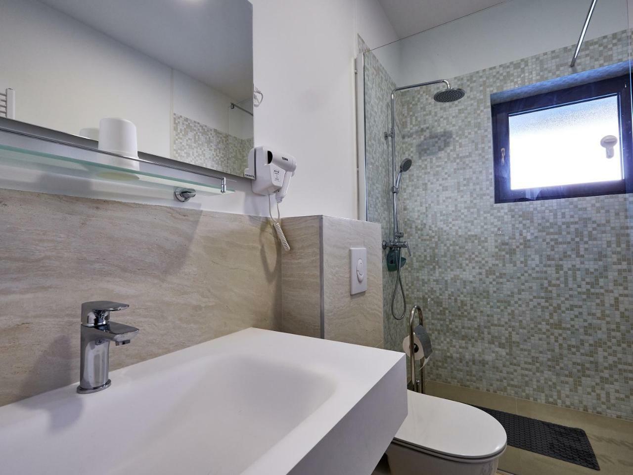Eva Rooms & Studio Apartment Karlovac Eksteriør billede