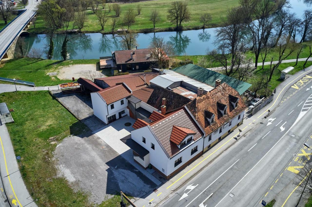 Eva Rooms & Studio Apartment Karlovac Eksteriør billede