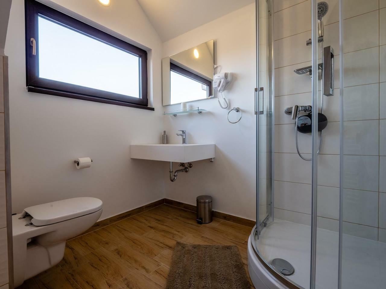 Eva Rooms & Studio Apartment Karlovac Eksteriør billede
